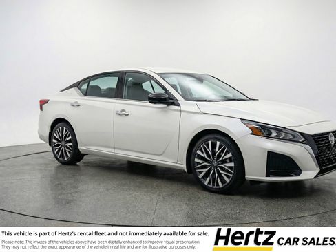 Used 2025 Nissan Altima 2.5 SV FWD image 1