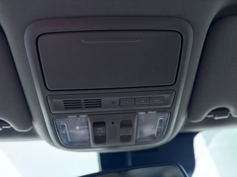 Used 2018 Honda Pilot Touring image 34