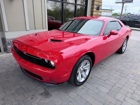 Used 2023 Dodge Challenger SXT RWD image 2