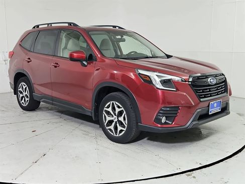 Used 2022 Subaru Forester Premium image 8