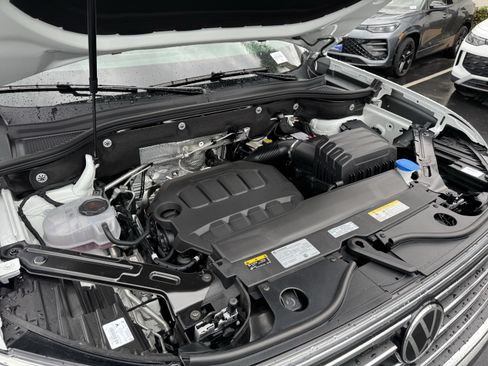 Used 2026 Volkswagen Atlas SE FWD image 36
