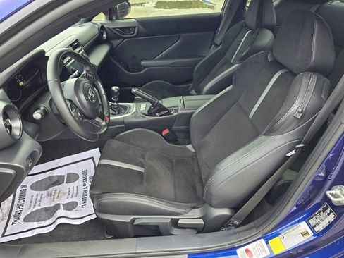 Used 2024 Toyota GR86 Premium image 16