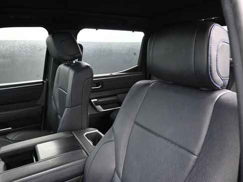 Used 2023 Toyota Tundra Platinum image 12