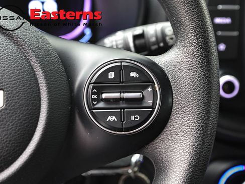 Used 2023 Kia Soul LX w/ LX Technology Package FWD image 16
