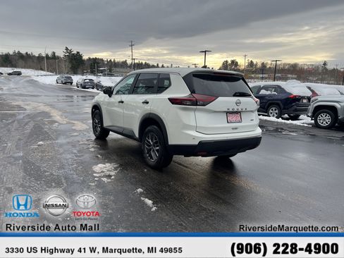Used 2024 Nissan Rogue S image 6
