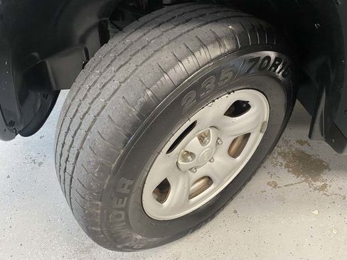 Used 2007 Jeep Liberty Sport image 25