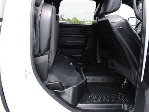 Used 2024 RAM 2500 Tradesman w/ Chrome Appearance Group AWD/4WD image 22