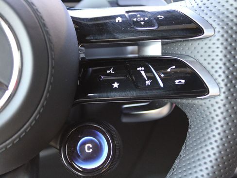 Used 2025 Mercedes-Benz G 63 AMG AMG G 63 image 16