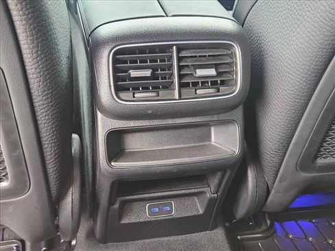 Used 2025 Mercedes-Benz GLE 450e 4MATIC image 19