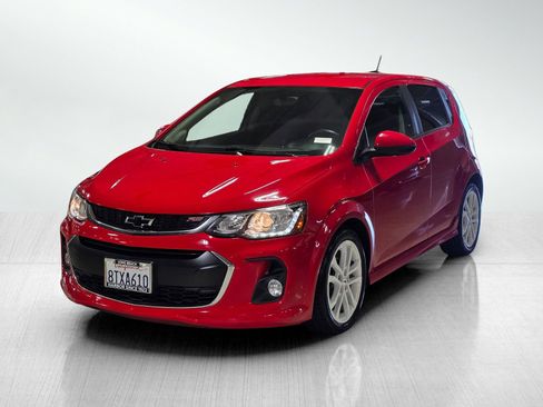 Used 2020 Chevrolet Sonic LT w/ Convenience Package image 3