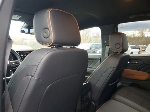 Used 2024 GMC Canyon AT4 w/ Canyon Safety Plus Package image 11