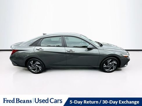 Used 2025 Hyundai Elantra SEL FWD image 10