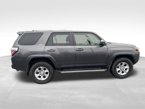 Used 2016 Toyota 4Runner SR5 image 6
