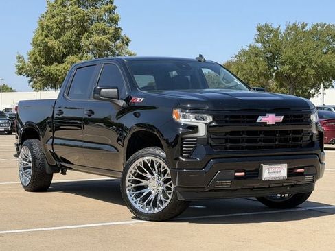 Used 2022 Chevrolet Silverado 1500 RST w/ Z71 Off-Road Package AWD/4WD image 2