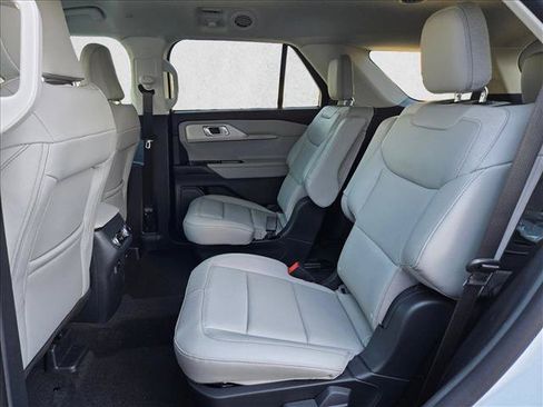 New 2026 Ford Explorer Active w/ Active Comfort Package RWD image 16