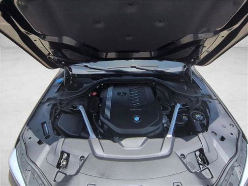 Used 2022 BMW 740i w/ Premium Package RWD image 23