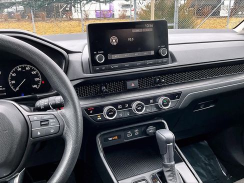 Used 2023 Honda CR-V EX image 6