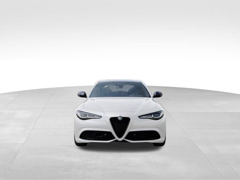 New 2025 Alfa Romeo Giulia AWD w/ Driving Assist Package image 7