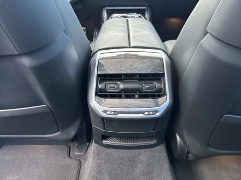 Used 2025 BMW 740i xDrive image 15