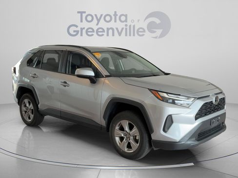 Used 2025 Toyota RAV4 XLE FWD image 8