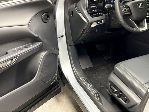 New 2026 Lexus RX 450h AWD image 8