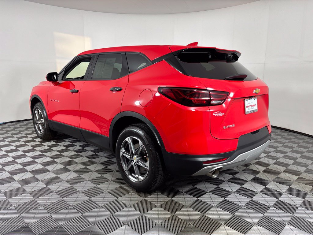 Used 2023 Chevrolet Blazer LT FWD image 16