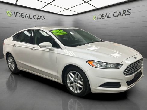 Used 2016 Ford Fusion SE FWD image 3
