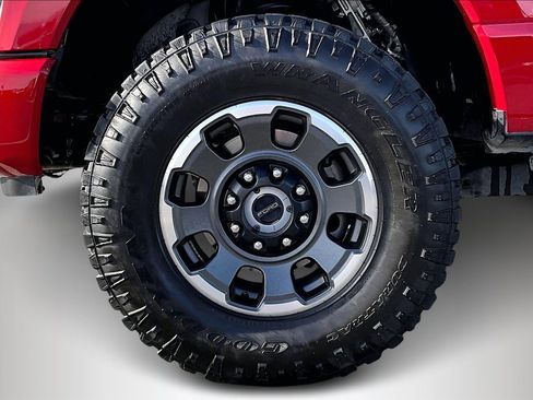 Used 2024 Ford F250 Lariat w/ Tremor Off-Road Package image 34