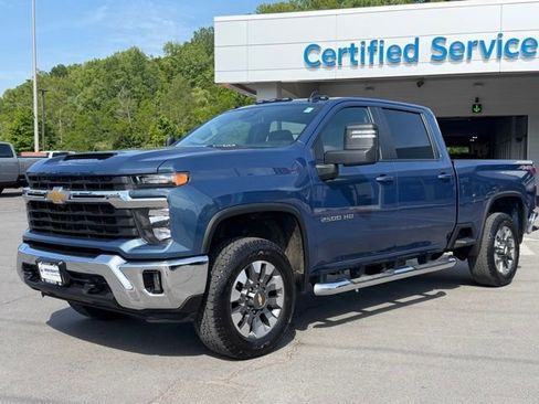 Used 2024 Chevrolet Silverado 2500 LT w/ All Star Edition AWD/4WD image 4