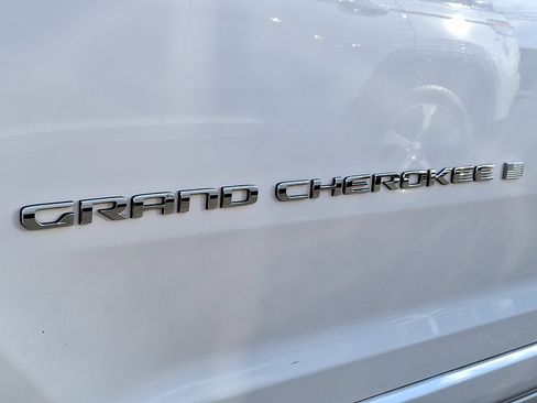 Certified 2023 Jeep Grand Cherokee L Overland AWD/4WD image 28