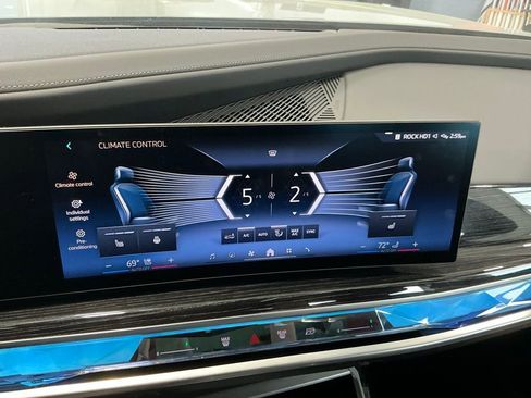 Used 2026 BMW 740i xDrive image 18