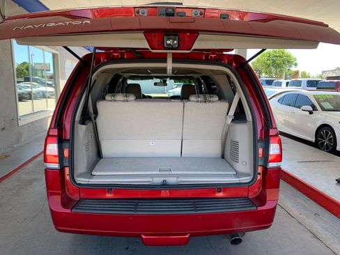 Used 2017 Lincoln Navigator Select AWD/4WD image 16