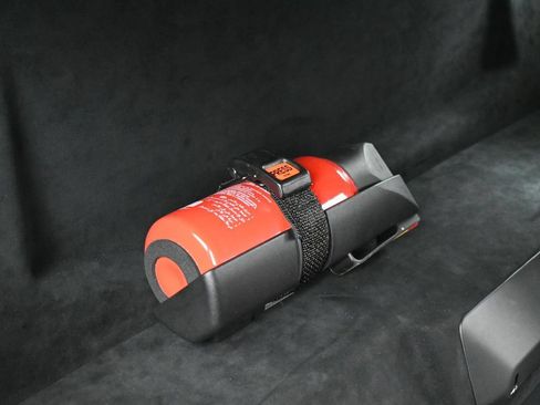Used 2024 Lamborghini Huracan STO RWD image 25