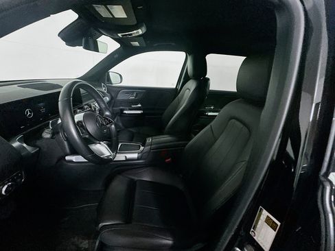 Used 2025 Mercedes-Benz GLB 250 4MATIC image 13