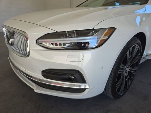 Used 2022 Volvo S90 B6 Inscription w/ Advanced Package image 29