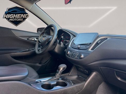 Used 2025 Chevrolet Malibu LT image 18