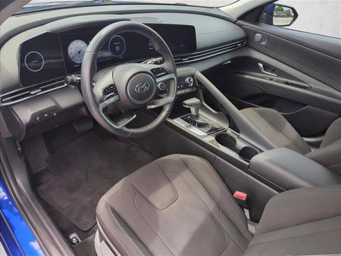 Used 2023 Hyundai Elantra SEL w/ Convenience Package FWD image 8