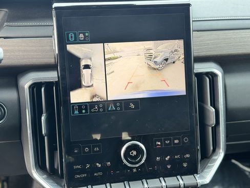 Used 2024 GMC Acadia Denali image 19