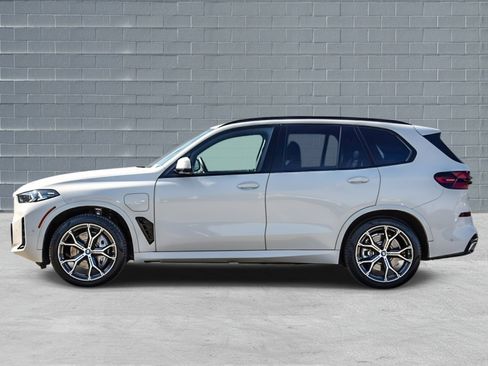 Used 2025 BMW X5 xDrive50e w/ M Sport Package image 4