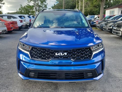 Used 2022 Kia Sorento EX w/ Panoramic Sunroof Package FWD image 2