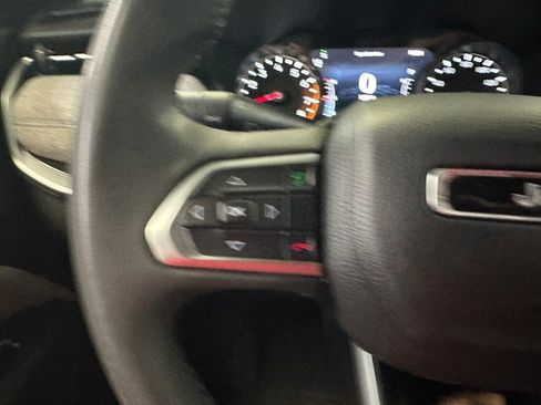 Used 2024 Jeep Compass Latitude AWD/4WD image 9