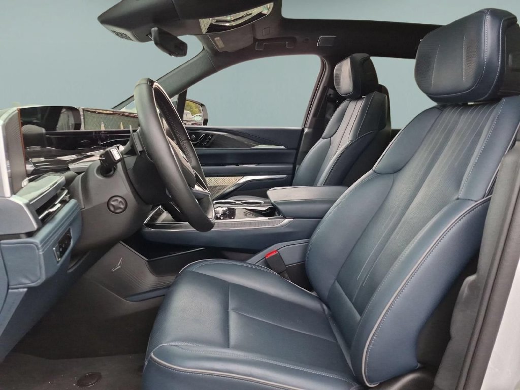 New 2025 Cadillac Escalade IQ Sport 2 AWD/4WD image 18