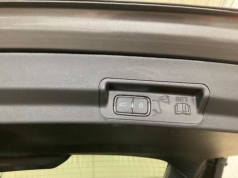 Certified 2024 Ford Explorer XLT w/ Equipment Group 202A AWD/4WD image 27
