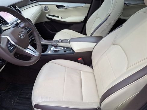 Used 2019 INFINITI QX50 Essential w/ Sensory Package image 22