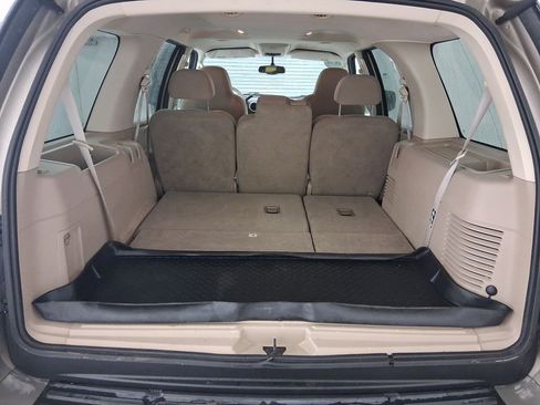Used 2003 Ford Expedition XLT image 23