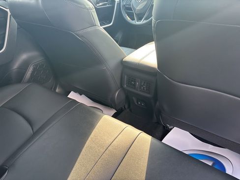Used 2021 Toyota RAV4 Limited image 42