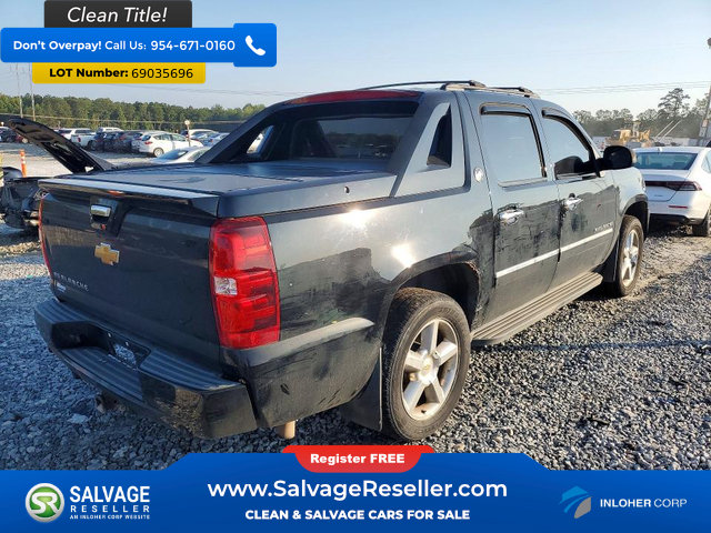 Used 2013 Chevrolet Avalanche LTZ AWD/4WD image 4