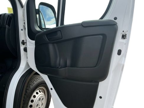 Used 2024 RAM ProMaster 2500 w/ Convenience Group FWD image 17
