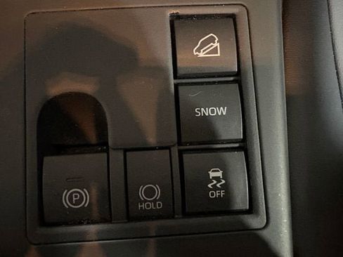 Certified 2025 Toyota Highlander XLE AWD/4WD image 15
