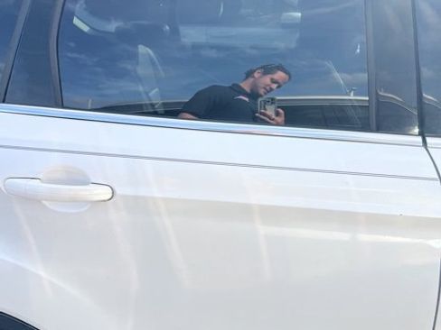 Used 2016 Ford Escape SE w/ SE Leather Comfort Package image 8